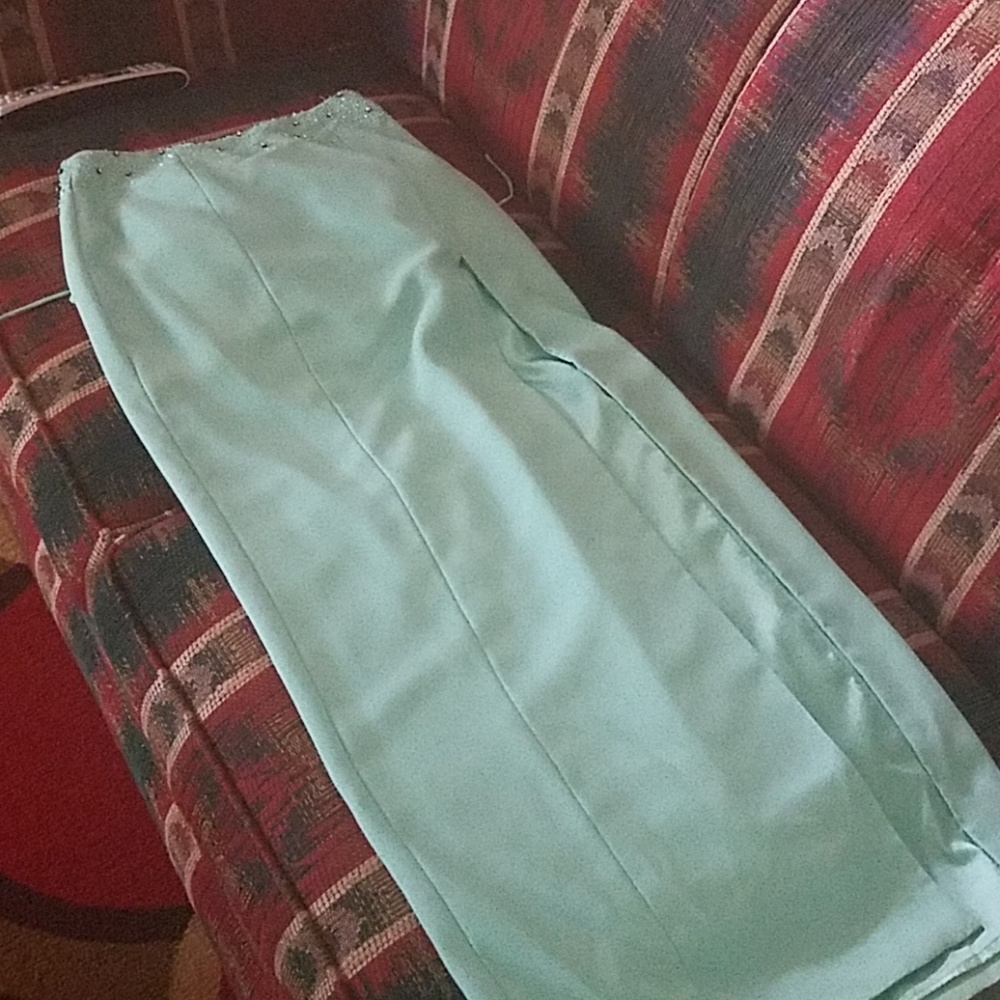 Precious Formals - Picture 2 of 8